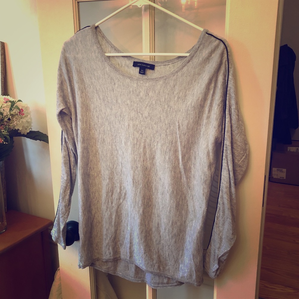 Ann Taylor Gray Sweater ✨like new✨
